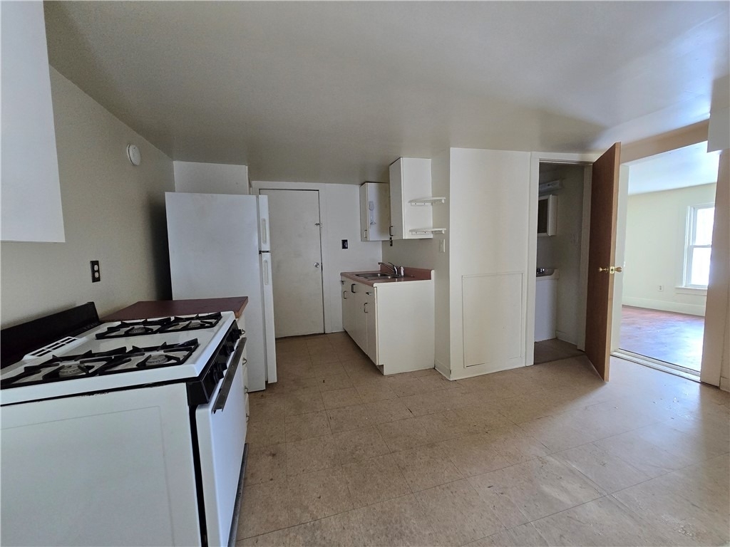 130 E Elisha Street - Photo 4