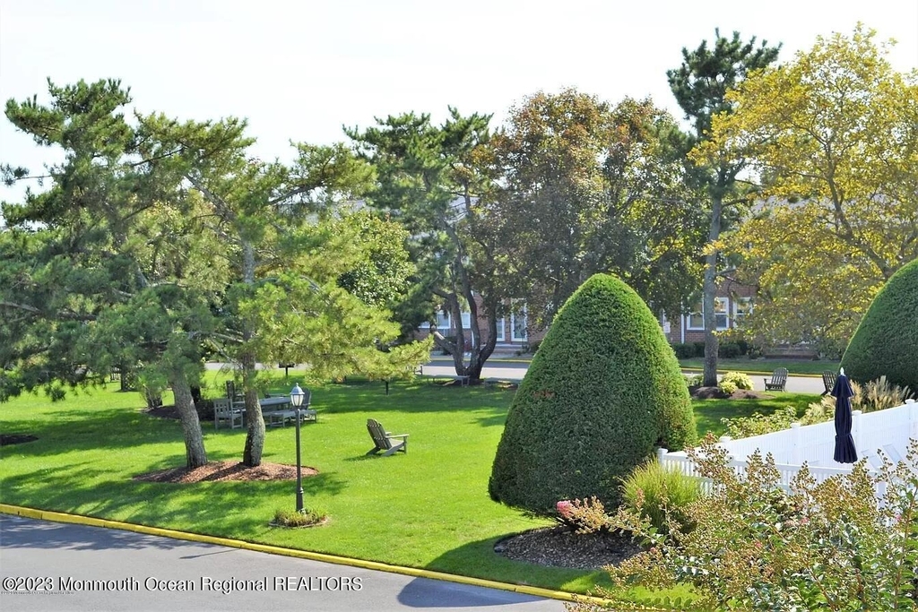 310 Maryland Avenue - Photo 0