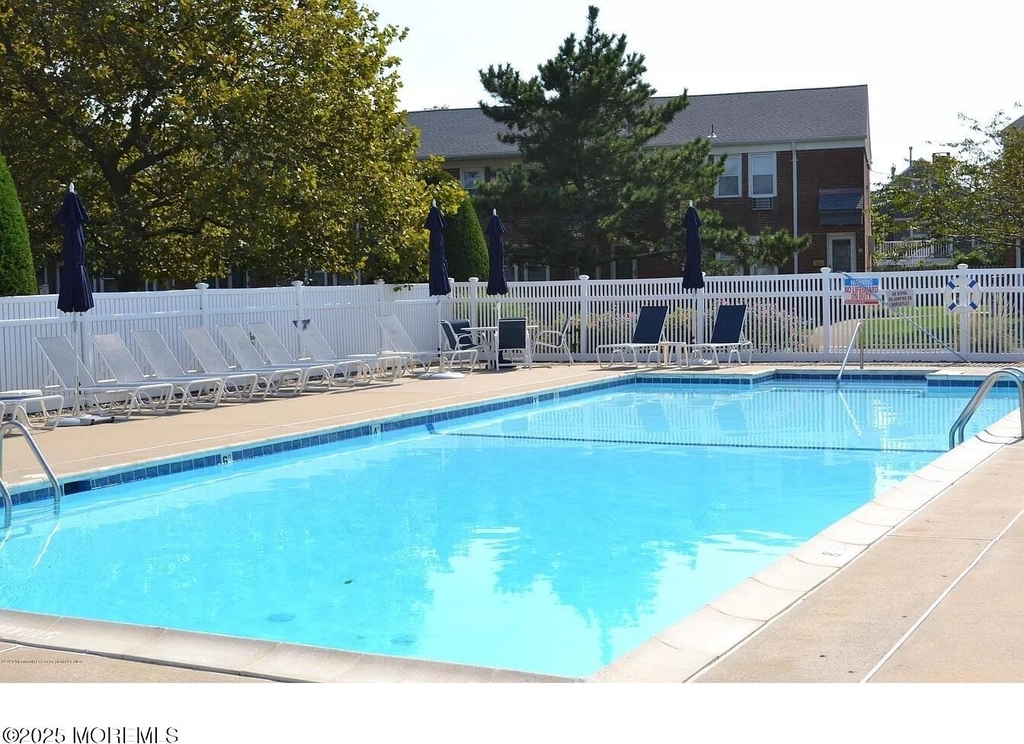 310 Maryland Avenue - Photo 2