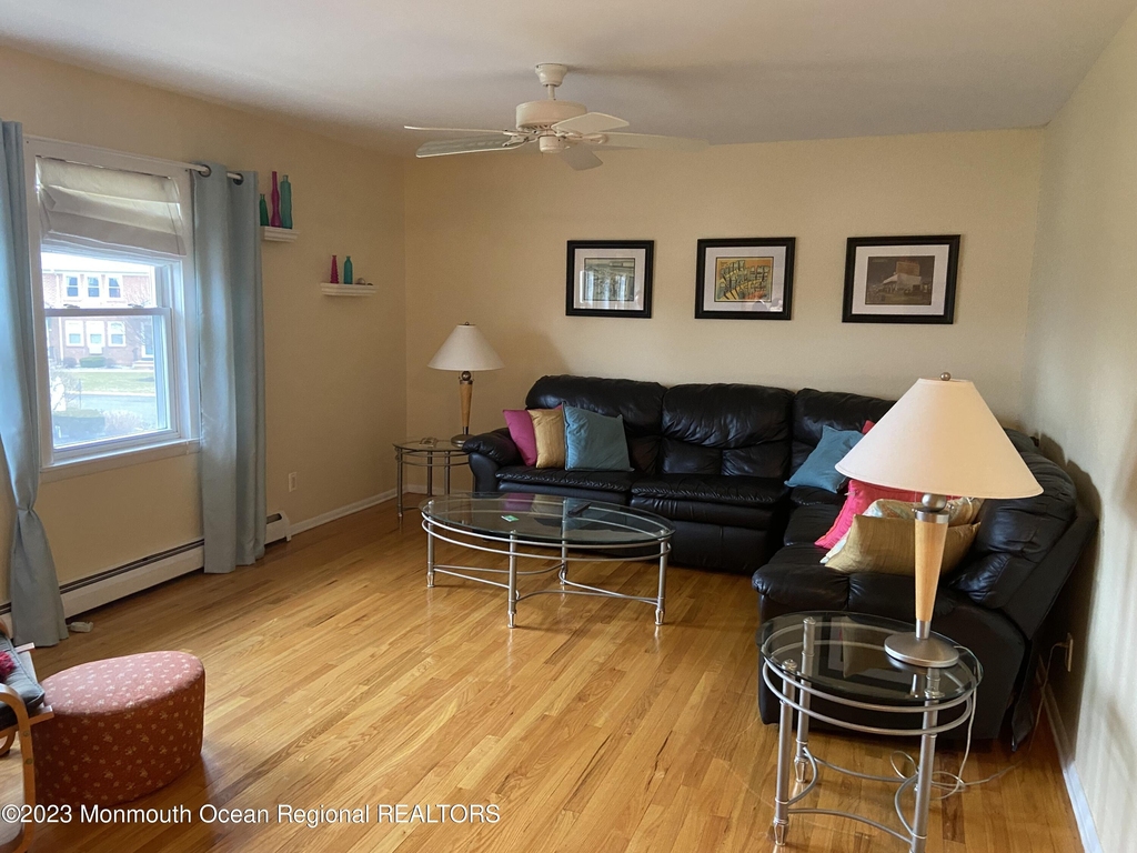 310 Maryland Avenue - Photo 3