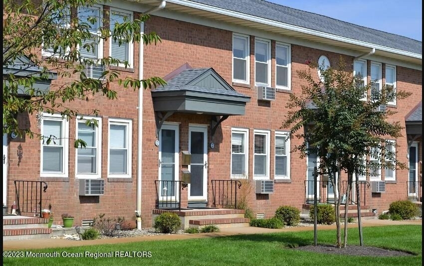 310 Maryland Avenue - Photo 1