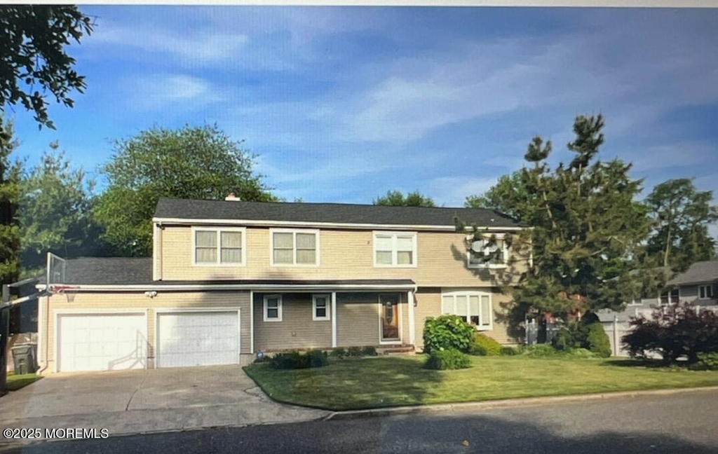 1703 Melville Street - Photo 0
