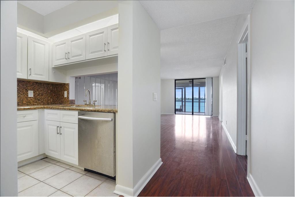 109 Lake Emerald Drive - Photo 1