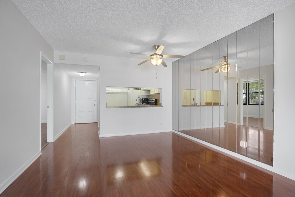 109 Lake Emerald Drive - Photo 13