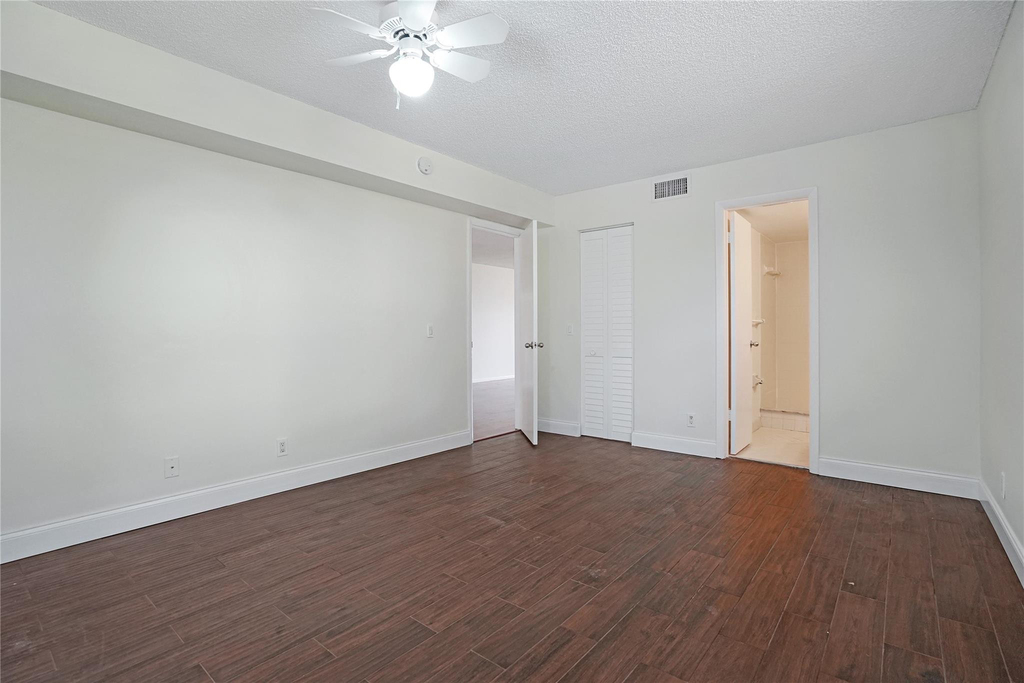 109 Lake Emerald Drive - Photo 16