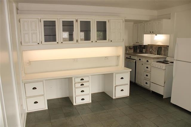 900 N Austin Street - Photo 4