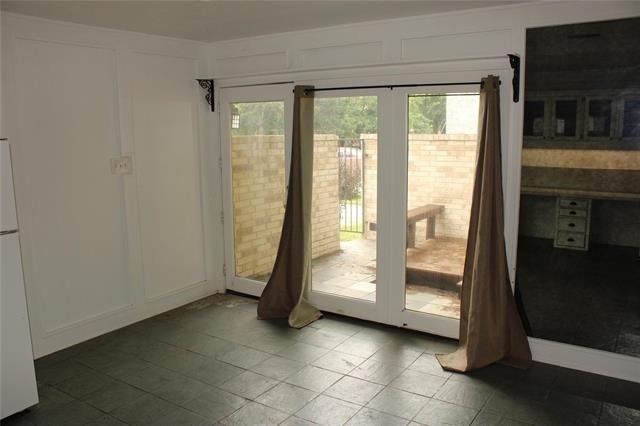 900 N Austin Street - Photo 3