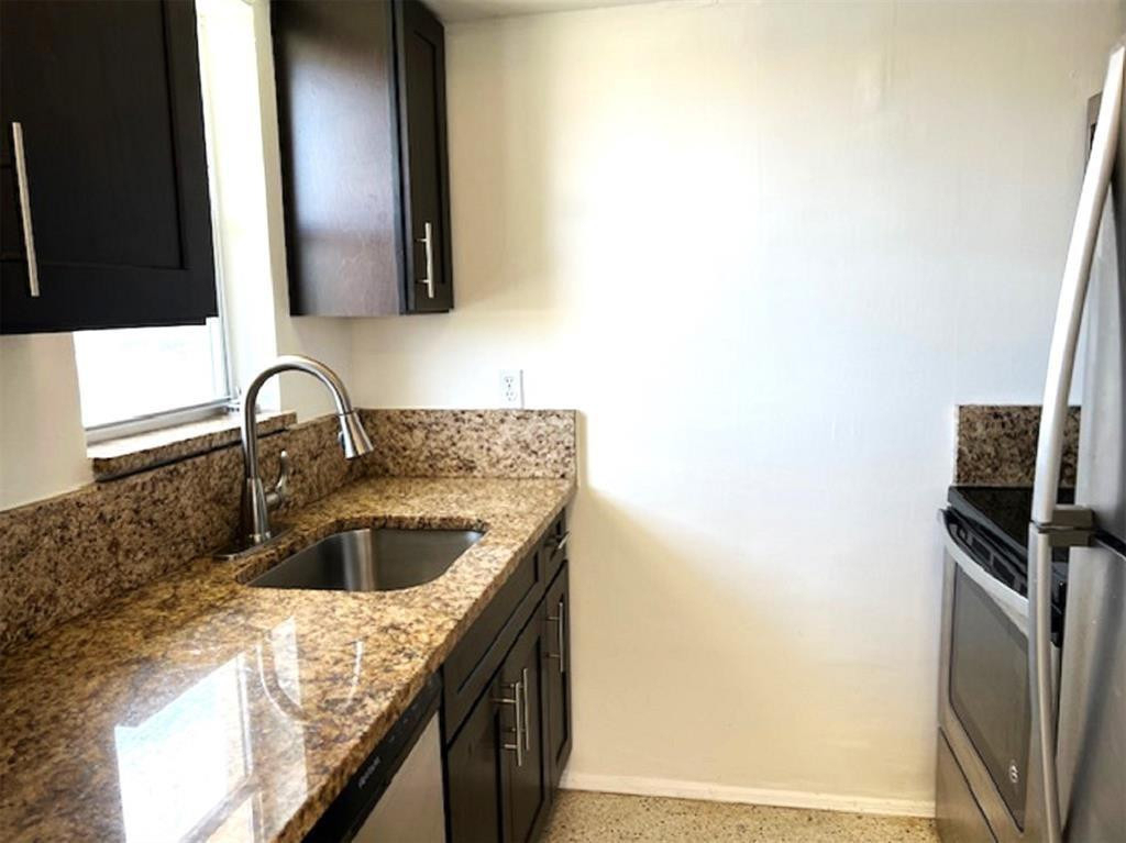 270 Ne 40th Street - Photo 4