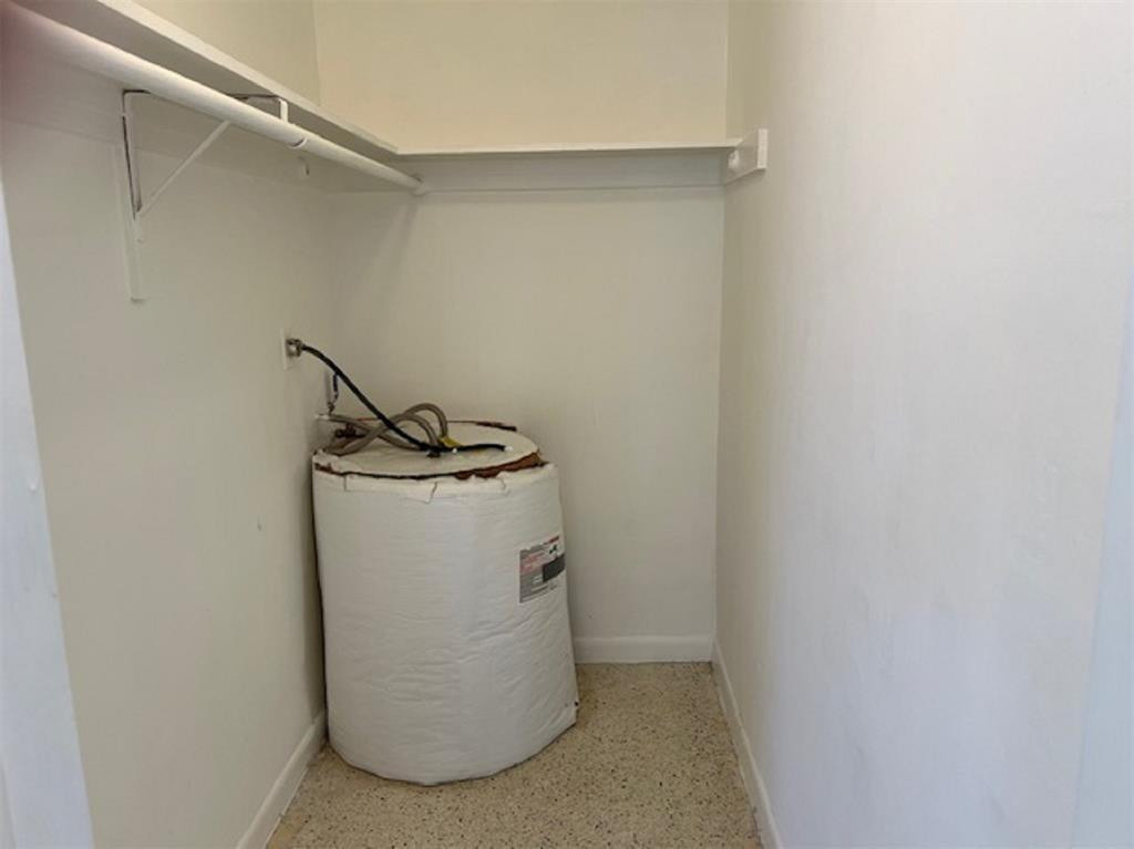 270 Ne 40th Street - Photo 10