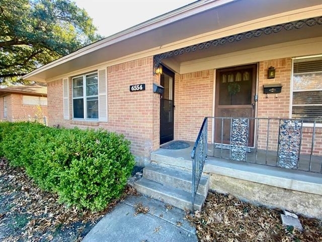 6554 Ascot Lane - Photo 2
