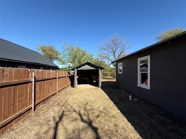 705 E 9th Street - Photo 7