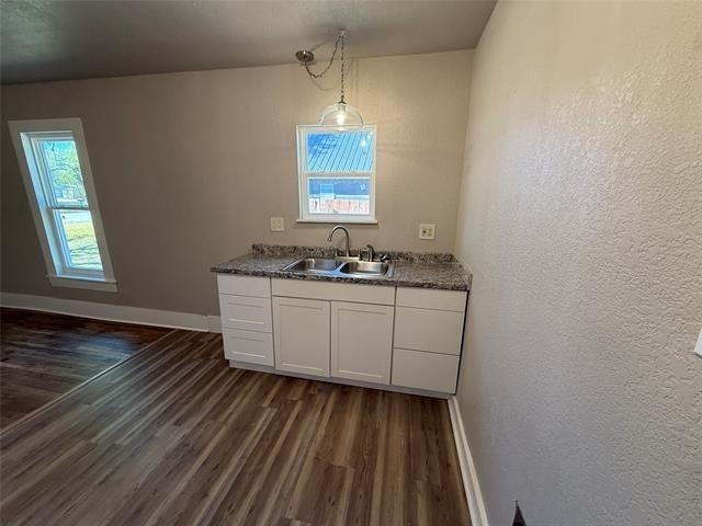 705 E 9th Street - Photo 14
