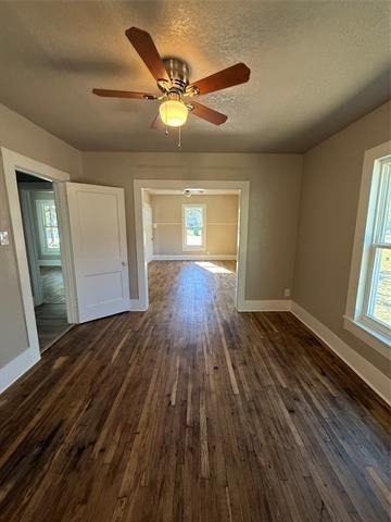 705 E 9th Street - Photo 17