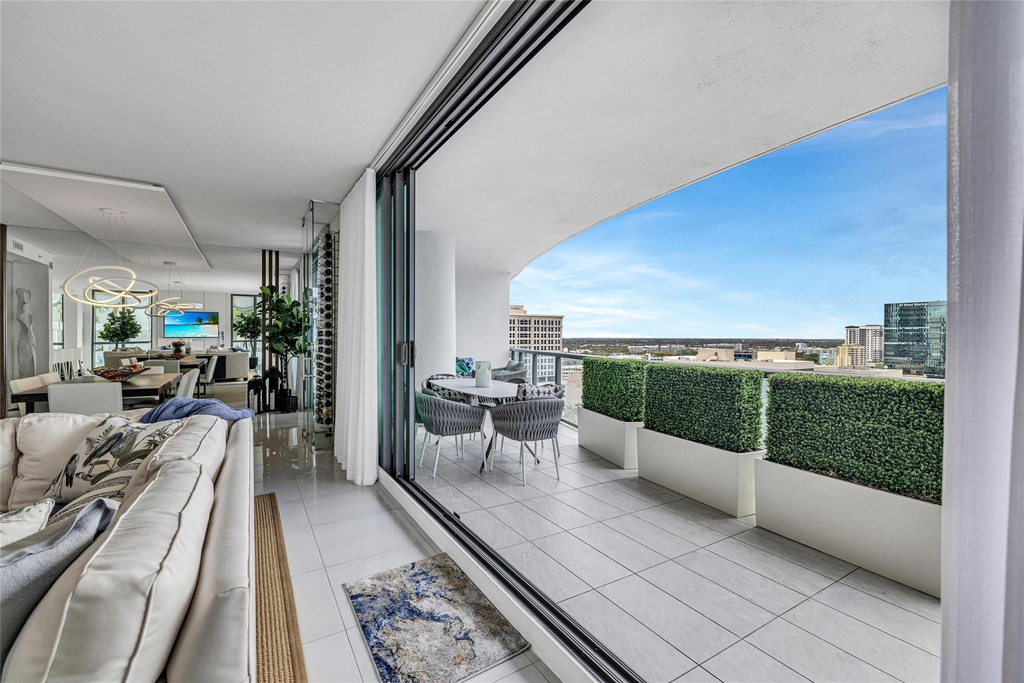 100 E Las Olas Boulevard - Photo 7