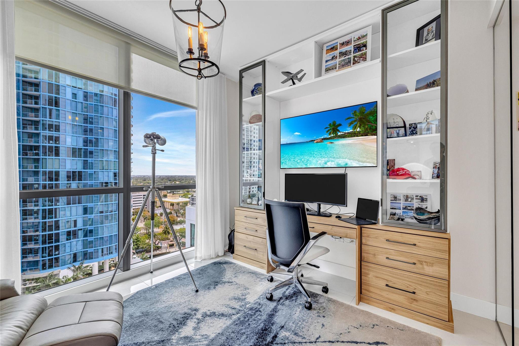 100 E Las Olas Boulevard - Photo 32