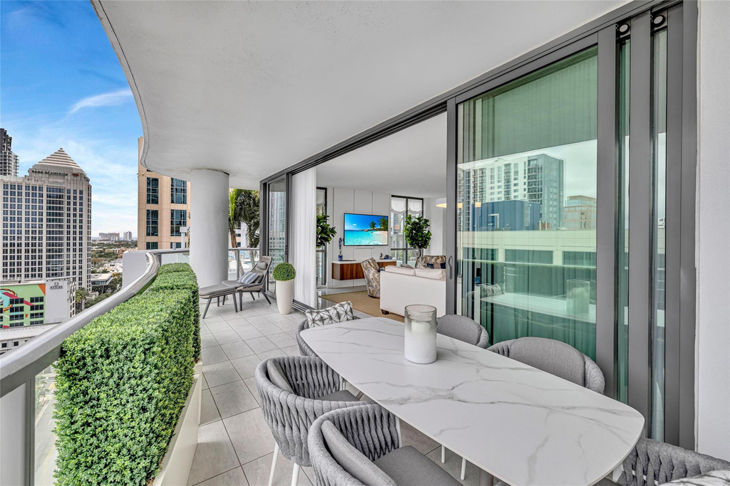 100 E Las Olas Boulevard - Photo 9