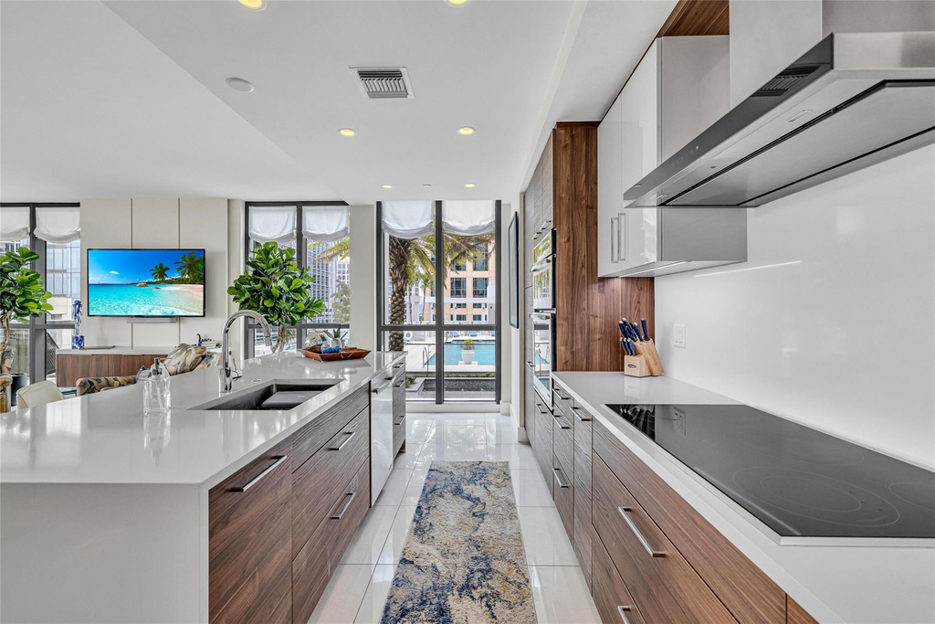 100 E Las Olas Boulevard - Photo 5