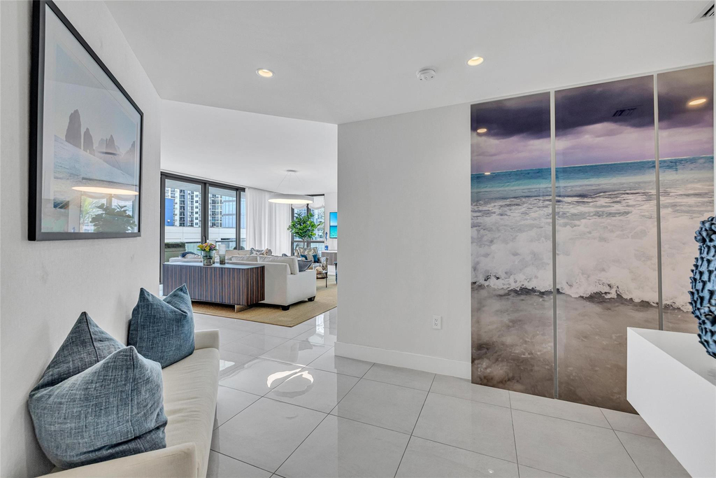 100 E Las Olas Boulevard - Photo 15