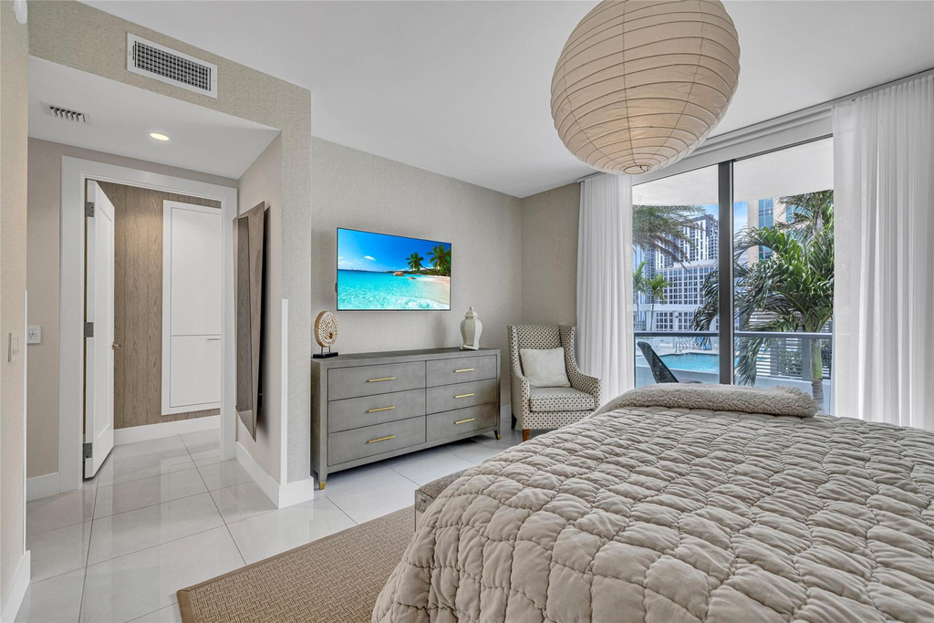 100 E Las Olas Boulevard - Photo 18