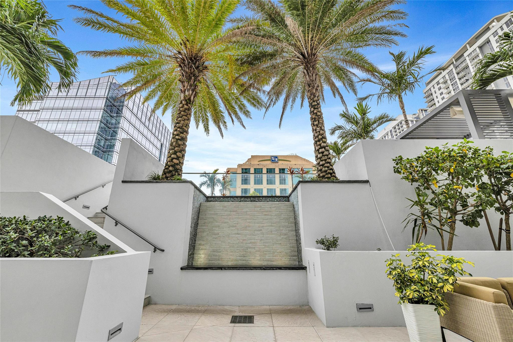 100 E Las Olas Boulevard - Photo 33
