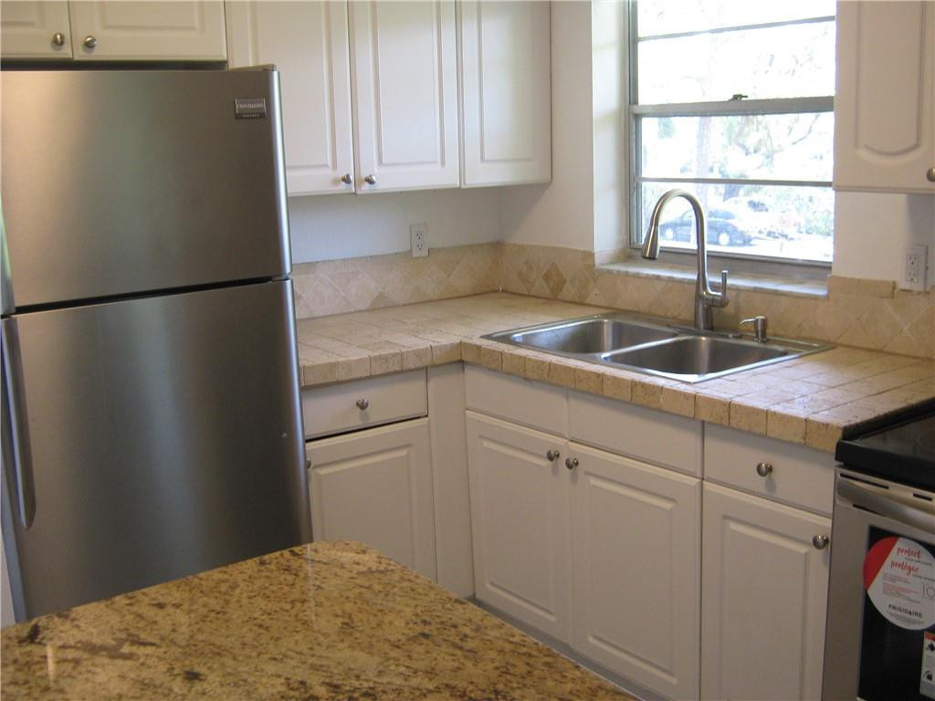 5162 Ne 6th Avenue - Photo 1