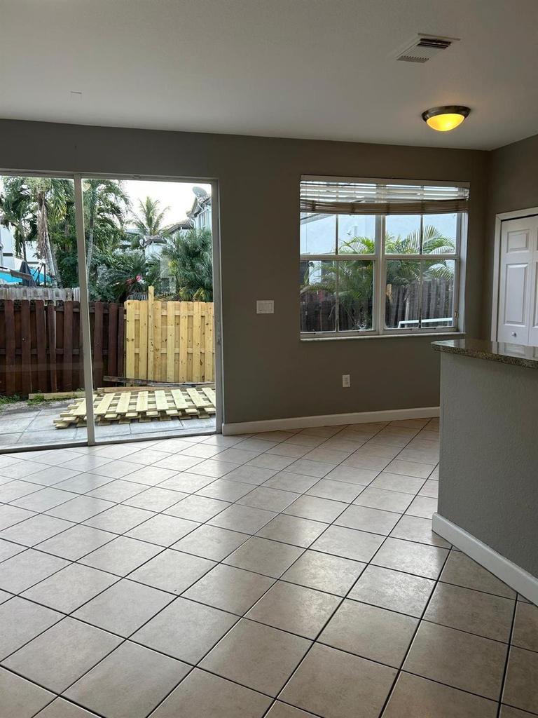11486 Nw 77th Street - Photo 5