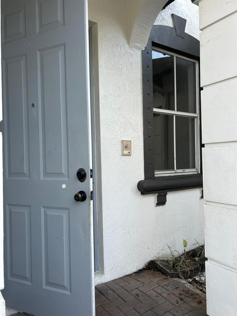 11486 Nw 77th Street - Photo 2