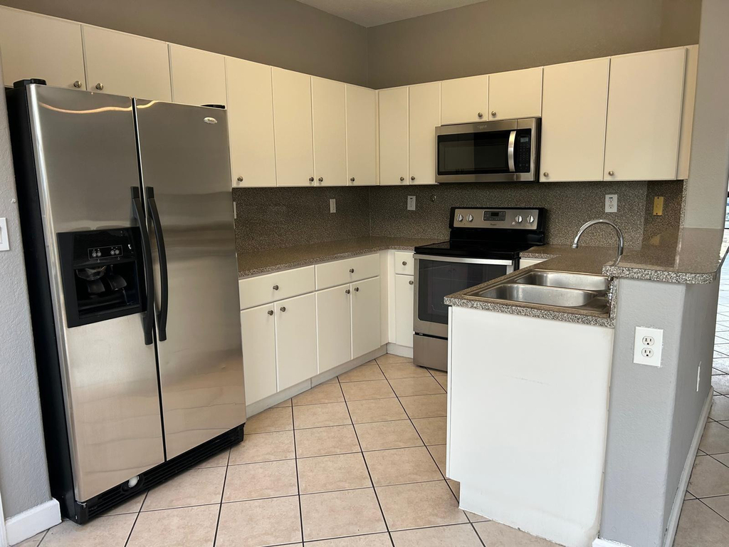 11486 Nw 77th Street - Photo 7