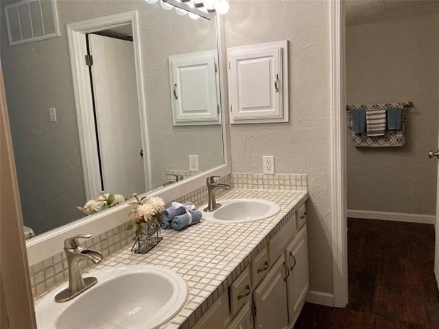 18240 Midway Road - Photo 9