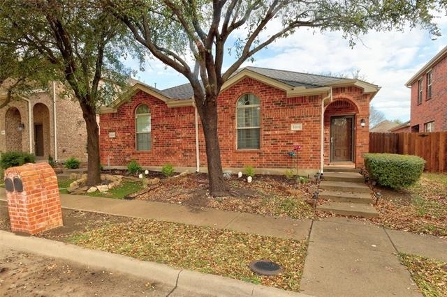 5916 Round Up Lane - Photo 1