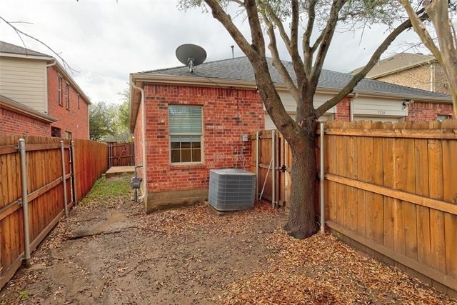 5916 Round Up Lane - Photo 15
