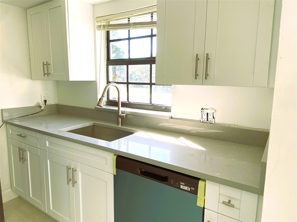 320 Nw 4th Avenue - Photo 4