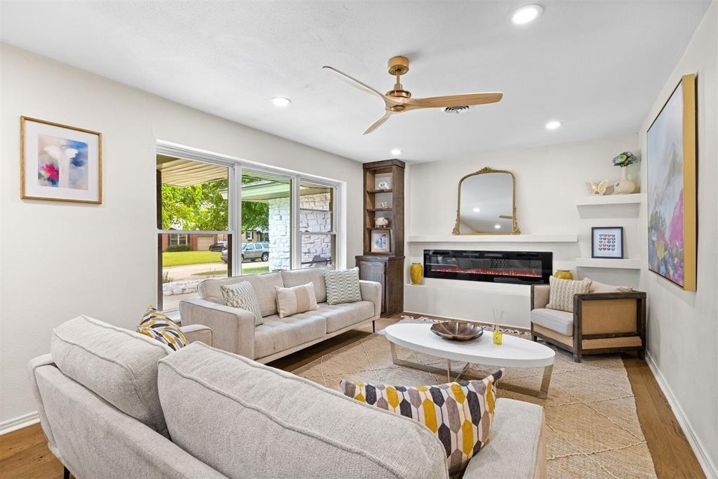 2737 Clermont Place - Photo 3