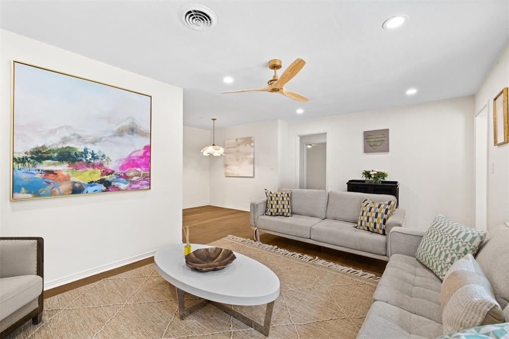 2737 Clermont Place - Photo 6