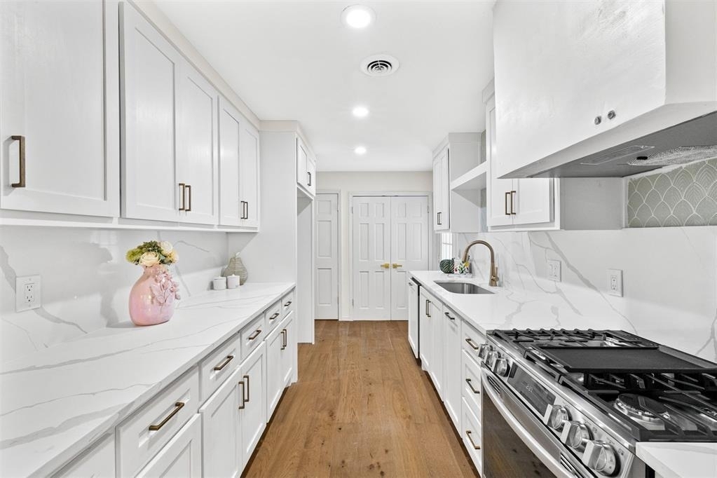 2737 Clermont Place - Photo 11