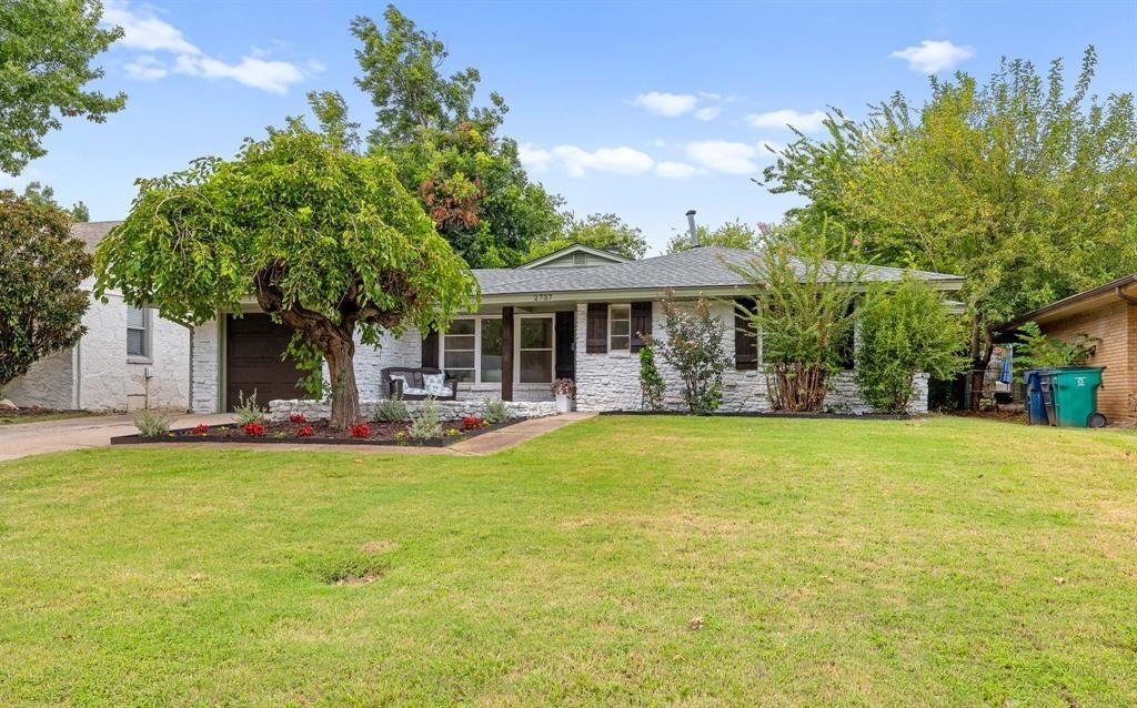 2737 Clermont Place - Photo 1