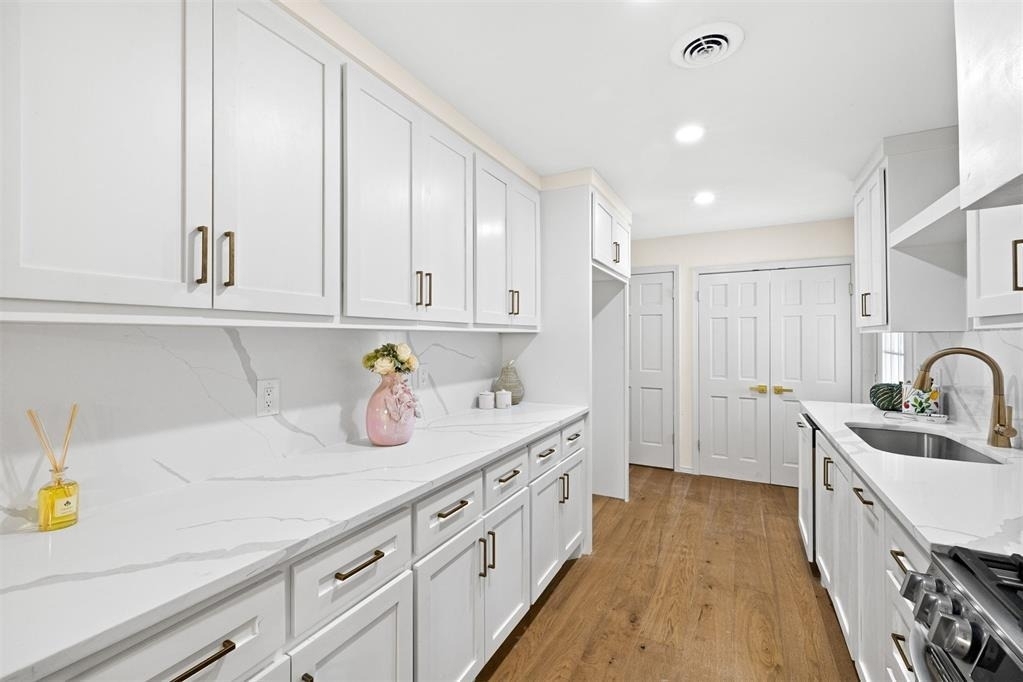 2737 Clermont Place - Photo 12