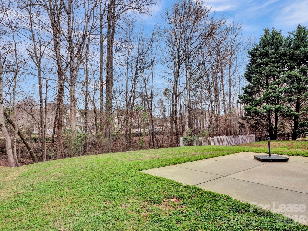 1401 Hammond Drive - Photo 34