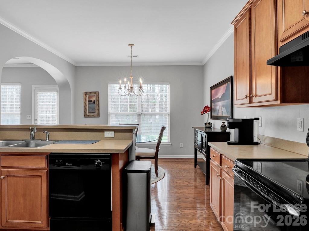 1401 Hammond Drive - Photo 12