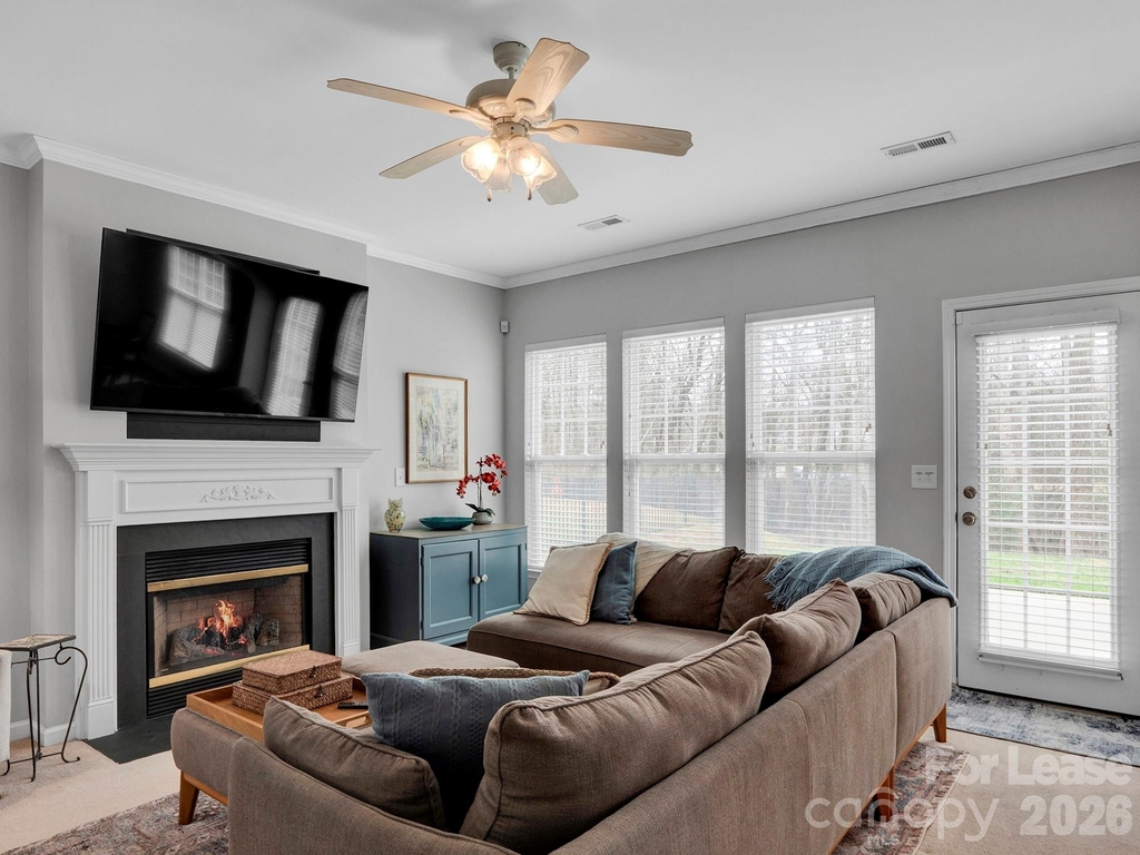 1401 Hammond Drive - Photo 5