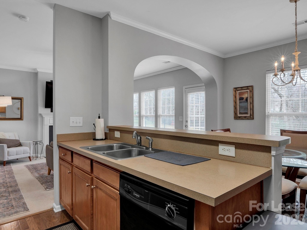1401 Hammond Drive - Photo 14