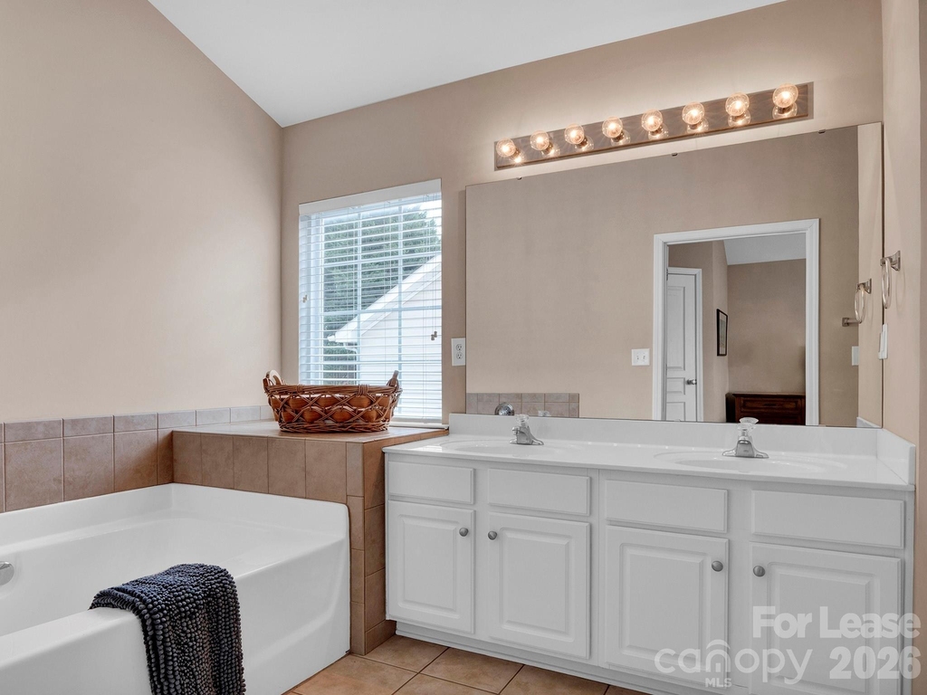 1401 Hammond Drive - Photo 24
