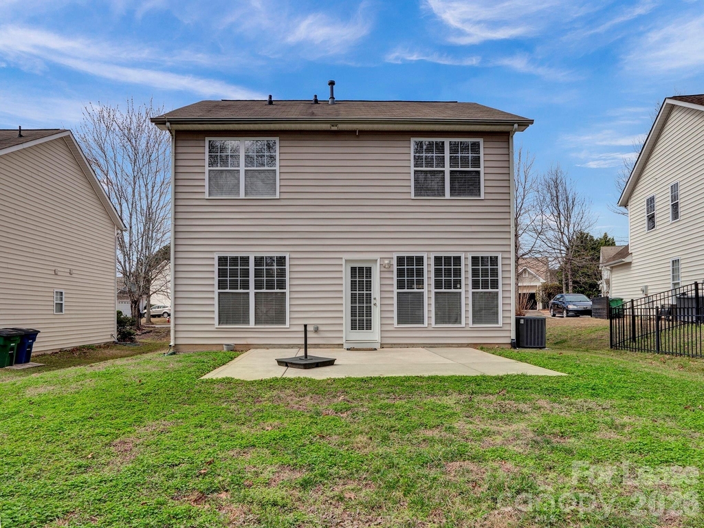 1401 Hammond Drive - Photo 32