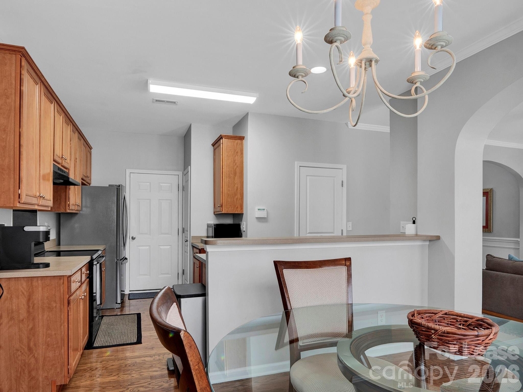 1401 Hammond Drive - Photo 11