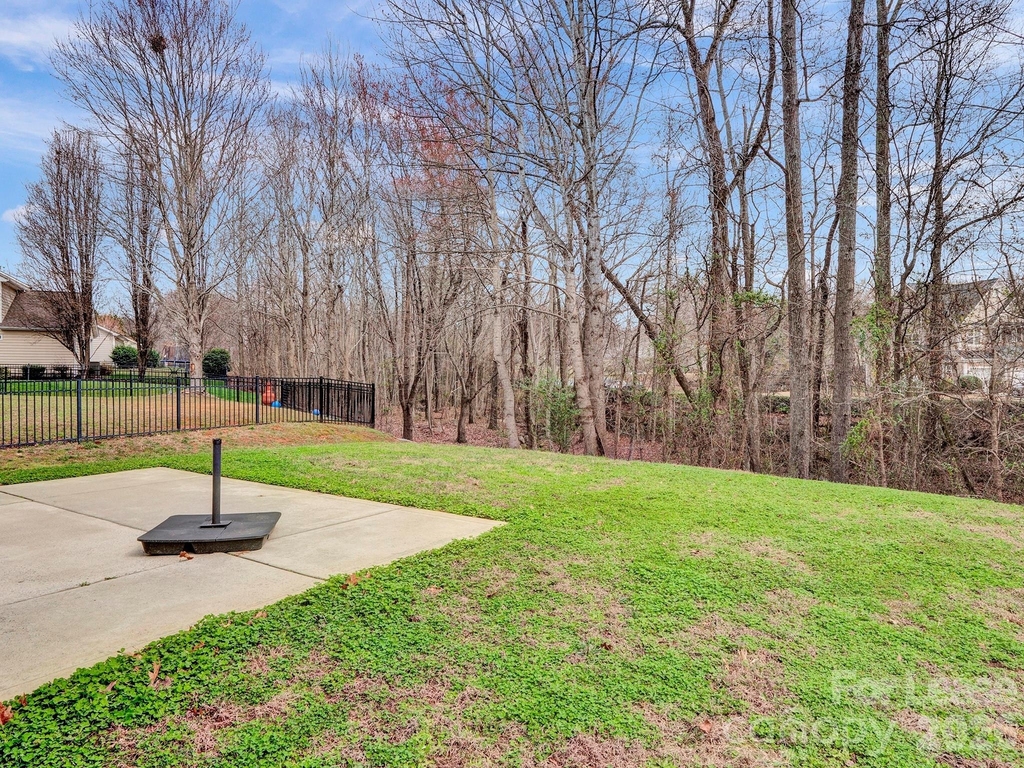 1401 Hammond Drive - Photo 33
