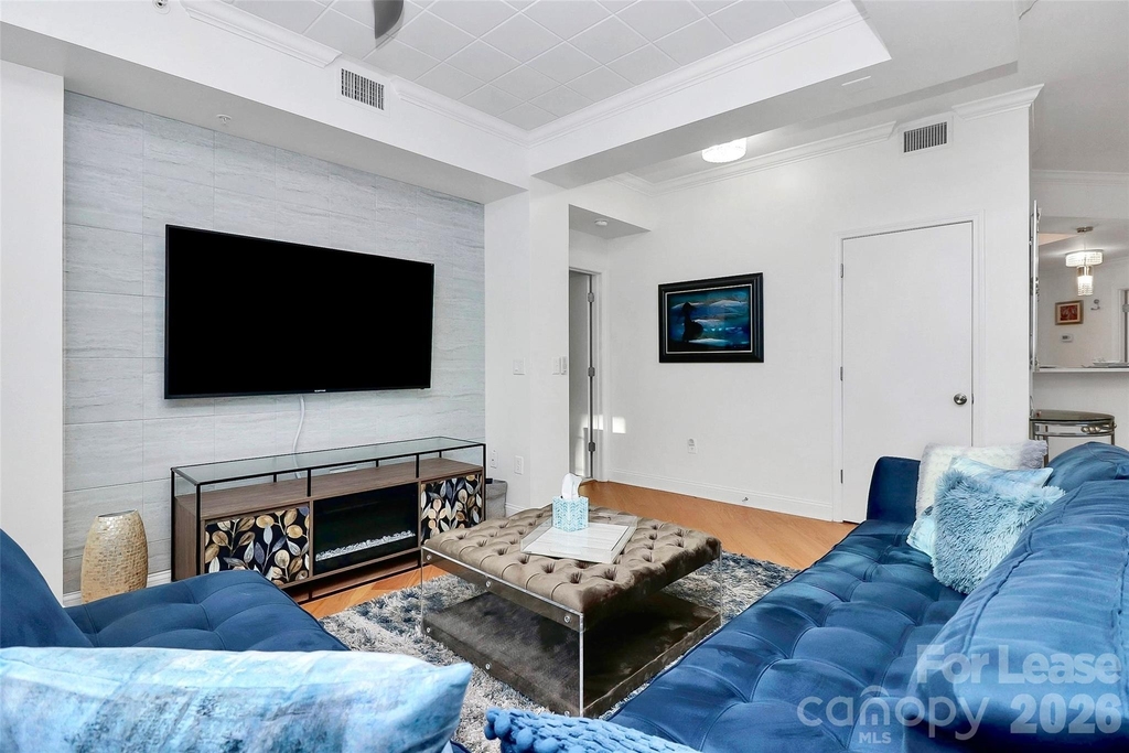 300 W 5th Street - Photo 12