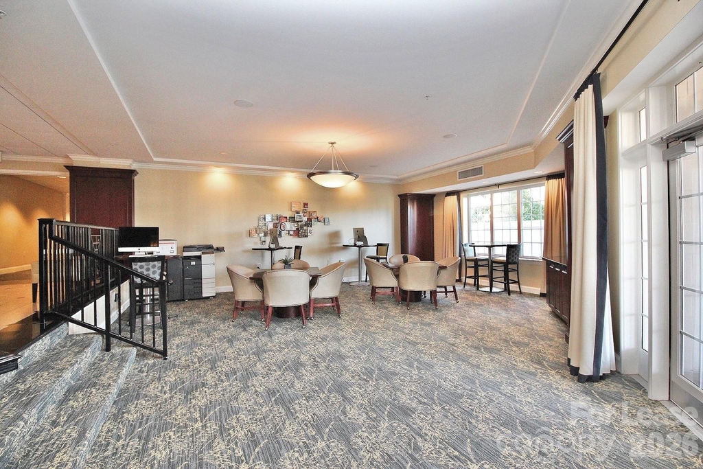 300 W 5th Street - Photo 29