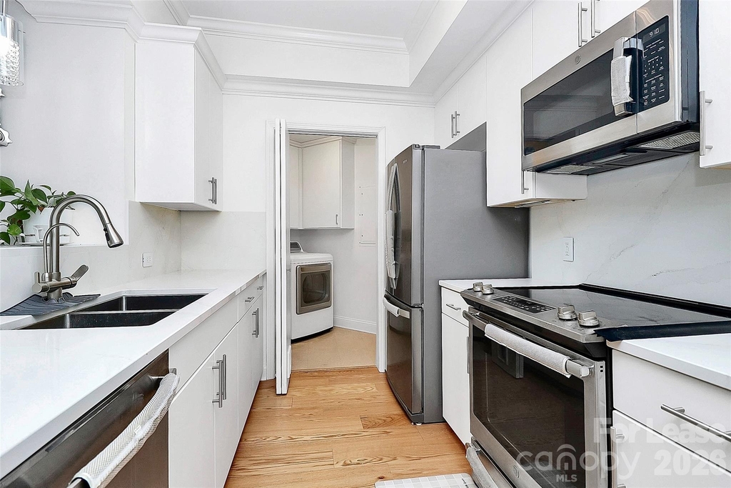 300 W 5th Street - Photo 1