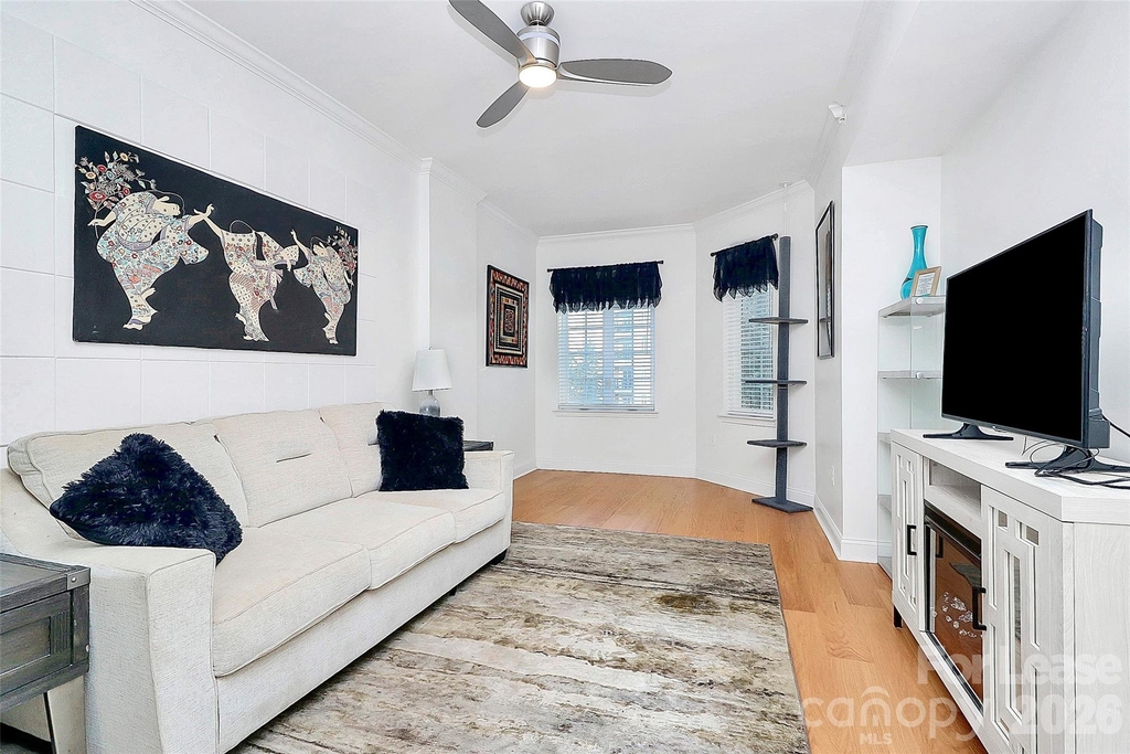 300 W 5th Street - Photo 6