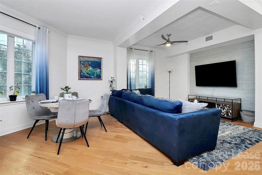 300 W 5th Street - Photo 11